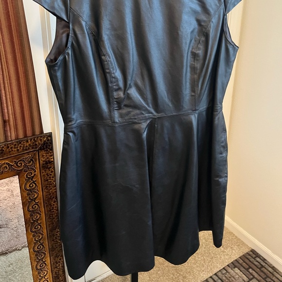 NEIMAN MARCUS NWOT AUTHENTIC GENUINE BLK LEATHER CAP SLEEVES SOFT DRESS - Picture 5 of 16